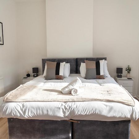 Mideyah Stays - 3 Bed Comfy House Cardiff Exterior foto