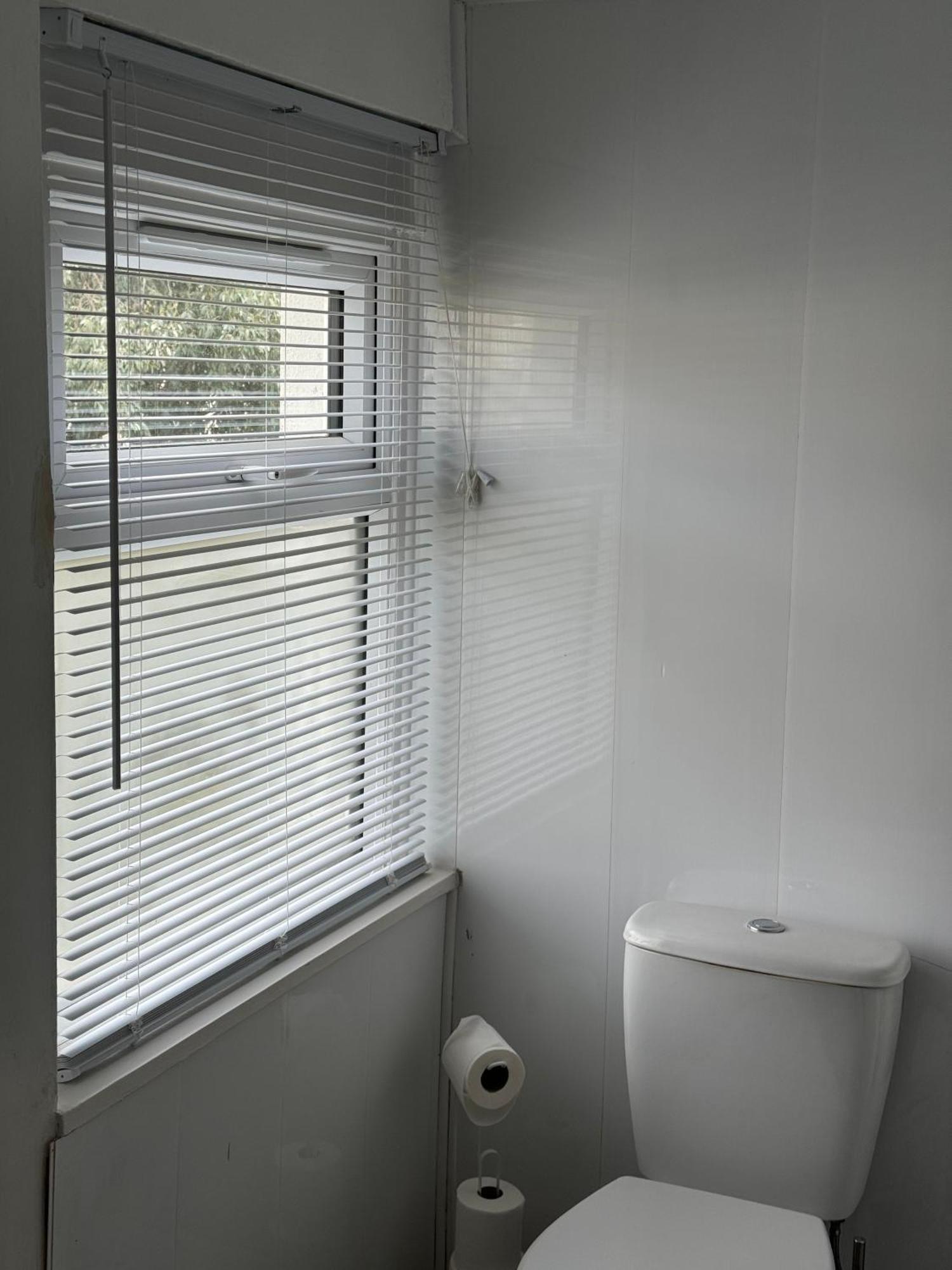 Mideyah Stays - 3 Bed Comfy House Cardiff Exterior foto