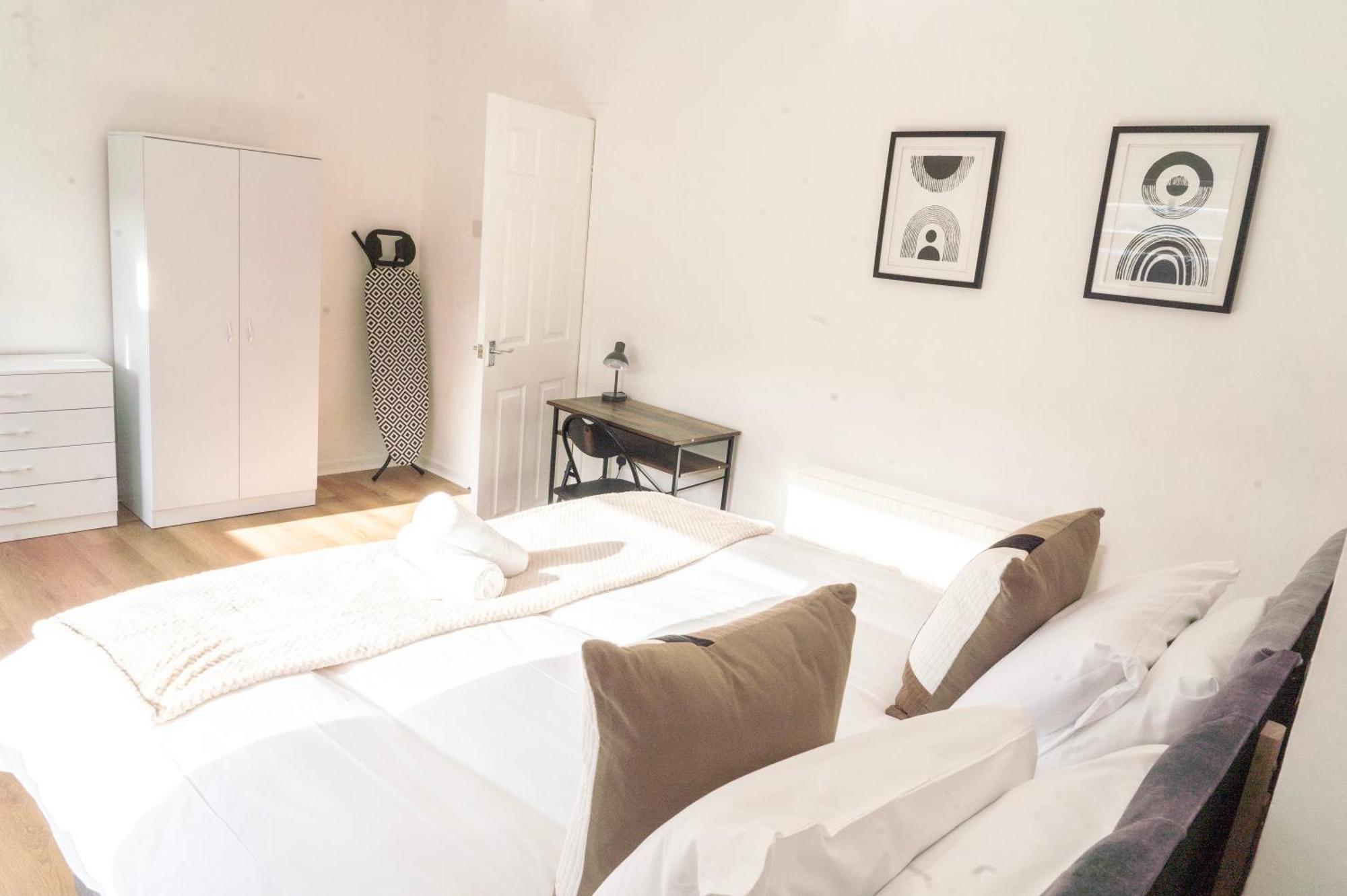 Mideyah Stays - 3 Bed Comfy House Cardiff Exterior foto