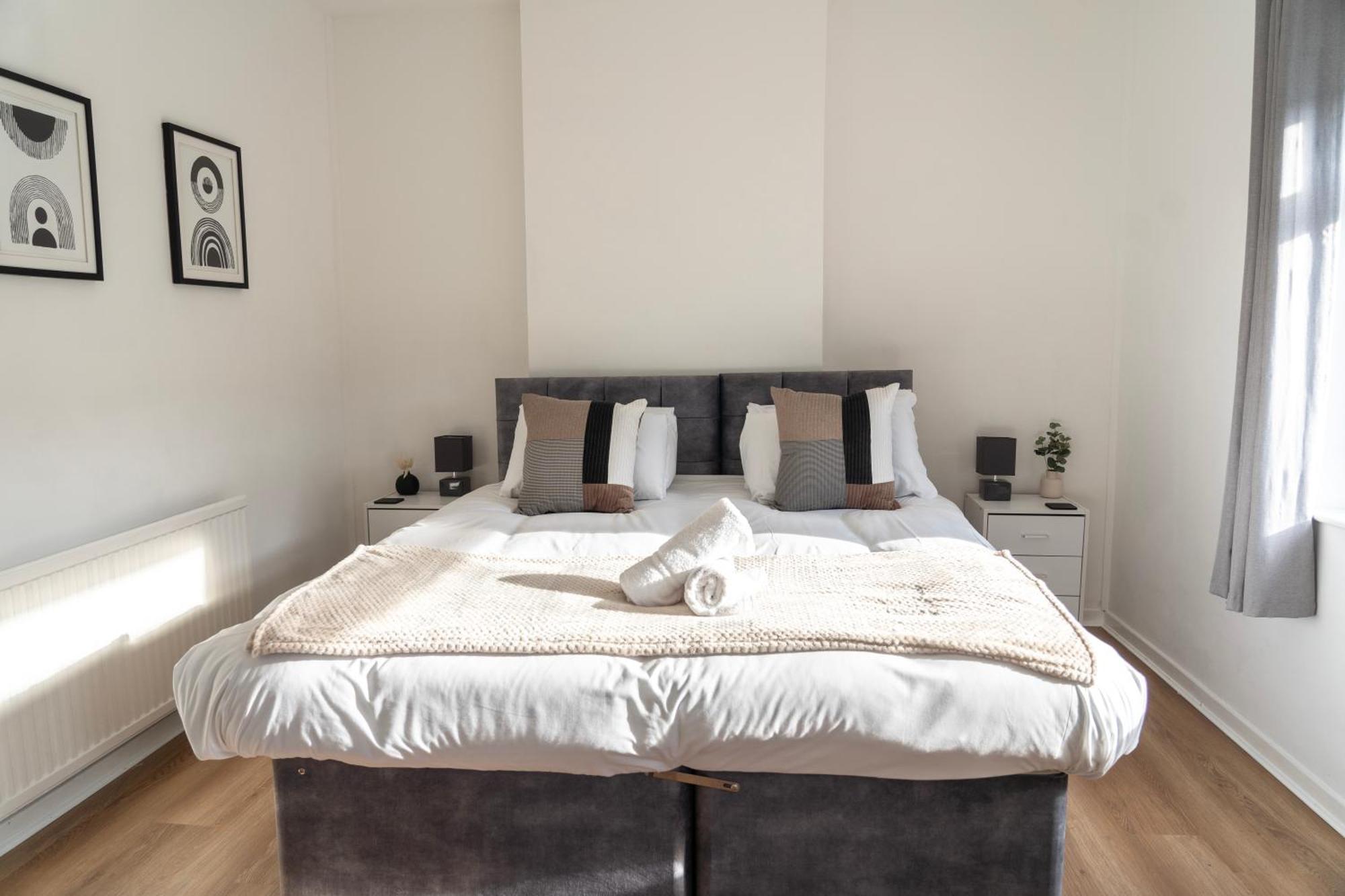 Mideyah Stays - 3 Bed Comfy House Cardiff Exterior foto