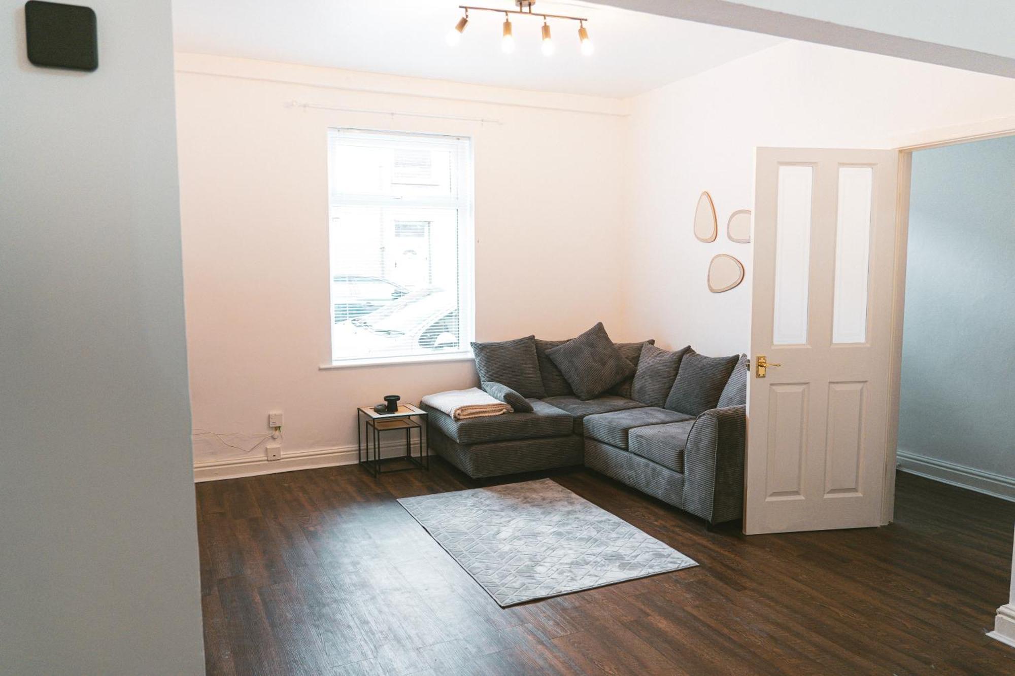 Mideyah Stays - 3 Bed Comfy House Cardiff Exterior foto