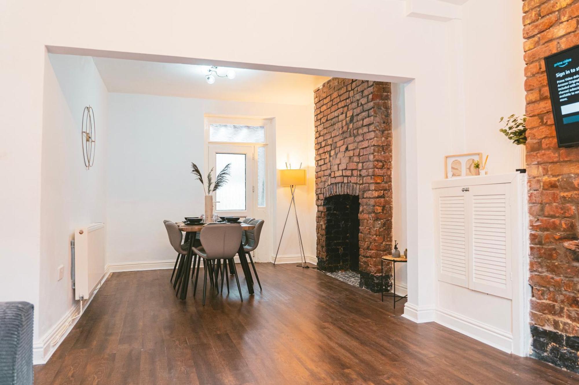 Mideyah Stays - 3 Bed Comfy House Cardiff Exterior foto