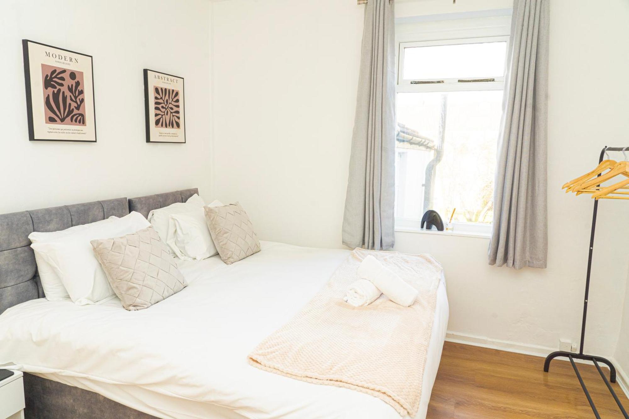 Mideyah Stays - 3 Bed Comfy House Cardiff Exterior foto
